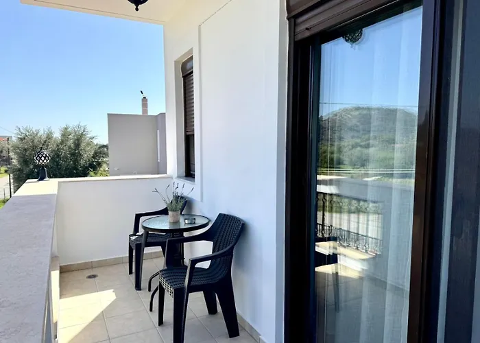 Papas House 2 Near Faliraki شقة