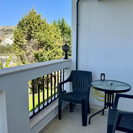 Papas House 2 Near Faliraki Καλυθιές